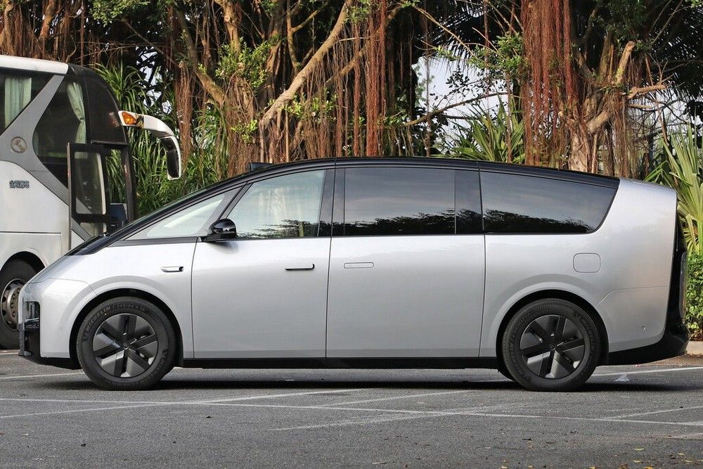 Новый автомобиль Li auto Mega 4wd Ultra